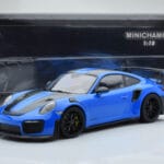 Porsche 911 GT2 RS 991.2 Weissach Package Mėlynas Juodi Magnio Ratai Minichamps 1:18 - image 6 of 6