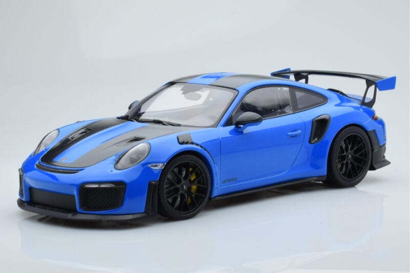 Porsche 911 GT2 RS 991.2 Weissach Package Mėlynas Juodi Magnio Ratai Minichamps 1:18