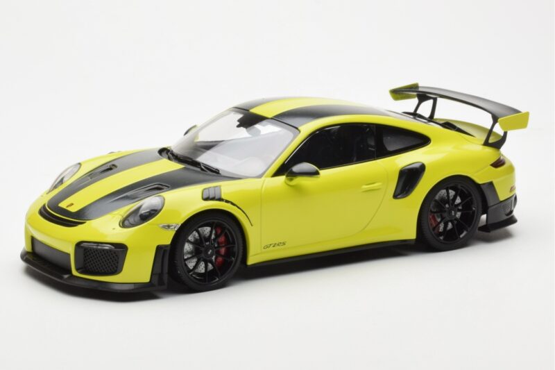 Porsche 911 991.2 GT2 RS Šviesiai Žalias Su Juodais Magnio Ratais Minichamps 1:18