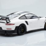 Porsche 911 GT2 RS 991.2 Weissach Package Baltas Juodi Magnio Ratai Minichamps 1:18 - image 2 of 6