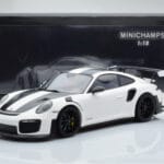 Porsche 911 GT2 RS 991.2 Weissach Package Baltas Juodi Magnio Ratai Minichamps 1:18 - image 6 of 6