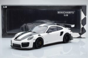 Porsche 911 GT2 RS 991.2 Weissach Package Baltas Juodi Magnio Ratai Minichamps 1:18 153068309 Metalas - nuotrauka 6 iš 6