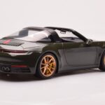 Porsche 911 992 Targa 4S Alyvuogių Žalia GT Spirit 1:18 - image 2 of 6