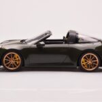 Porsche 911 992 Targa 4S Alyvuogių Žalia GT Spirit 1:18 - image 3 of 6
