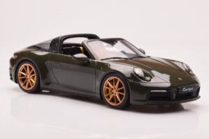 Porsche 911 992 Targa 4S Alyvuogių Žalia GT Spirit 1:18 GT438 Derva - nuotrauka 4 iš 6