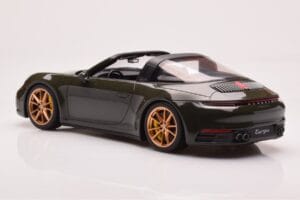 Porsche 911 992 Targa 4S Alyvuogių Žalia GT Spirit 1:18 GT438 Derva - nuotrauka 5 iš 6