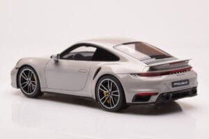 Porsche 911 992 Turbo S Crayon Pilkas GT Spirit 1:18 GT431 Derva - nuotrauka 5 iš 6