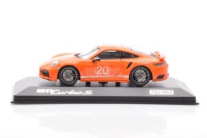 Porsche 911 992 Turbo S Gulf Oranžinis Minichamps 1:43