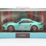Porsche 911 992 Turbo S Mint Žalias Minichamps 1:43 - image 4 of 4