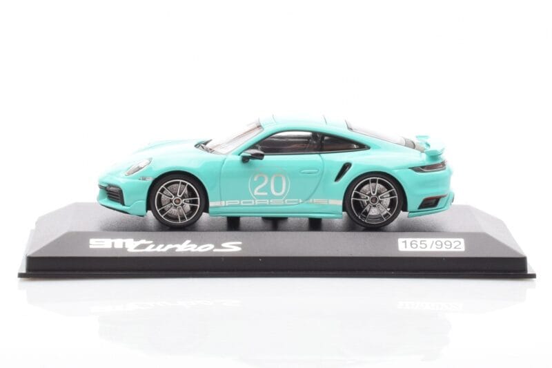 Porsche 911 992 Turbo S Mint Žalias Minichamps 1:43