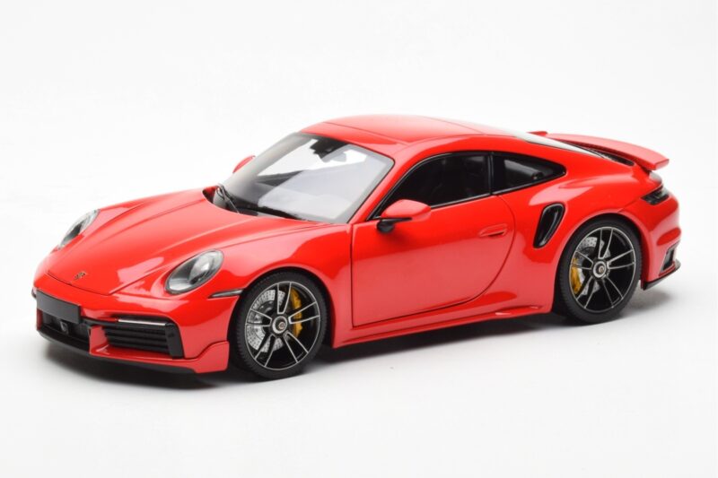 Porsche 911 992 Turbo S Sport Design Raudonas Minichamps 1:18