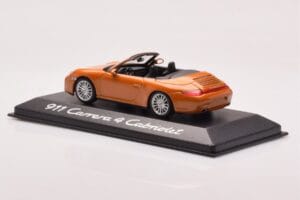 Porsche 911 997 Carrera 4 Kabrioletas Oranžinis Metalinis Minichamps 1:43 WAP02001618 Metalas - nuotrauka 3 iš 4
