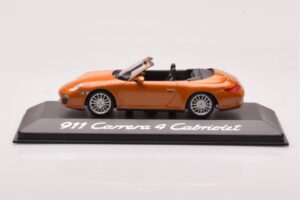 Porsche 911 997 Carrera 4 Kabrioletas Oranžinis Metalinis Minichamps 1:43