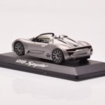 Porsche 918 Spyder Pilkas Metalinis Minichamps 1:43 - image 3 of 4
