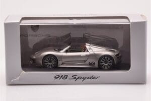 Porsche 918 Spyder Pilkas Metalinis Minichamps 1:43 WAP0201910B Metalas - nuotrauka 4 iš 4