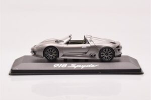 Porsche 918 Spyder Pilkas Metalinis Minichamps 1:43