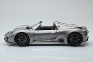 Porsche 918 Spyder Prototipas Pilkas Metalinis Minichamps 1:18 110060030 Metalas - nuotrauka 4 iš 7