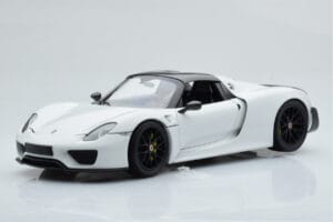 Porsche 918 Spyder Weissach Package Baltas Su Juodais Ratais Minichamps 1:18 113062443 Metalas - nuotrauka 4 iš 9