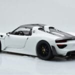 Porsche 918 Spyder Weissach Package Baltas Su Juodais Ratais Minichamps 1:18 - image 8 of 9