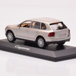 Porsche Cayenne 9PA Smėlinė Minichamps 1:43 - image 3 of 4