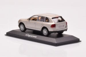 Porsche Cayenne 9PA Smėlinė Minichamps 1:43 WAPC2000513 Metalas - nuotrauka 3 iš 4