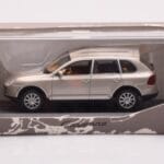 Porsche Cayenne 9PA Smėlinė Minichamps 1:43 - image 4 of 4