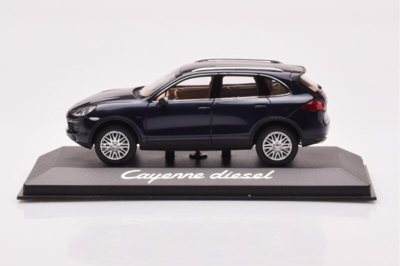 Porsche Cayenne 9PA Diesel Tamsiai Mėlynas Minichamps 1:43