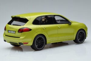 Porsche Cayenne GTS 92A Peridot Žalias GT Spirit 1:18 GT020A Derva - nuotrauka 2 iš 6