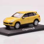 Porsche Cayenne 92A Smėlio Geltona Minichamps 1:43 - image 2 of 4