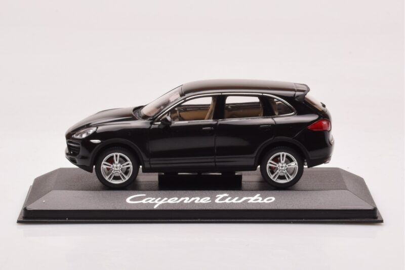 Porsche Cayenne 92A Turbo Juodas Minichamps 1:43