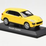 Porsche Cayenne 92A Geltonas MaxiChamps 1:43 - image 3 of 4
