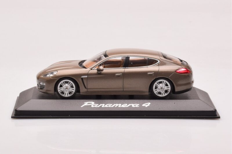 Porsche Panamera 970 4 Smėlio Metalinis Minichamps 1:43