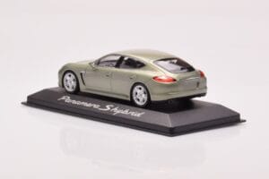 Porsche Panamera 970 S Hybrid Critall Žalias Minichamps 1:43 WAP0205010A Metalas - nuotrauka 3 iš 4