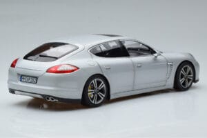 Porsche Panamera 970 Turbo Sidabrinis Norev 1:18 187609 Metalas - nuotrauka 3 iš 7