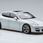 Porsche Panamera 970 Turbo Sidabrinis Norev 1:18 - image 5 of 7