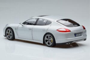 Porsche Panamera 970 Turbo Sidabrinis Norev 1:18 187609 Metalas - nuotrauka 6 iš 7