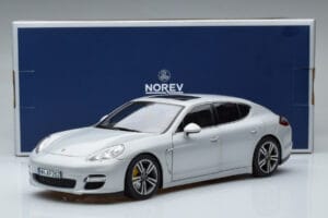Porsche Panamera 970 Turbo Sidabrinis Norev 1:18 187609 Metalas - nuotrauka 7 iš 7
