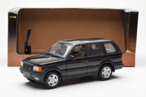 Range Rover P38 4.6 HSE Juodas Metalinis AUTOart 1:18 70017 Metalas - nuotrauka 2 iš 9