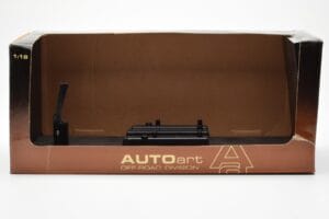 Range Rover P38 4.6 HSE Juodas Metalinis AUTOart 1:18 70017 Metalas - nuotrauka 3 iš 9