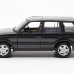 Range Rover P38 4.6 HSE Juodas Metalinis AUTOart 1:18 - image 4 of 9