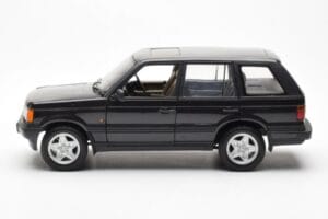 Range Rover P38 4.6 HSE Juodas Metalinis AUTOart 1:18 70017 Metalas - nuotrauka 4 iš 9