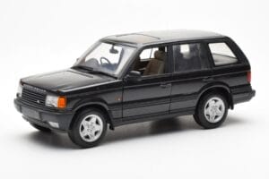 Range Rover P38 4.6 HSE Juodas Metalinis AUTOart 1:18