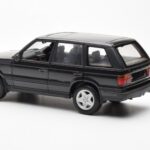 Range Rover P38 4.6 HSE Juodas Metalinis AUTOart 1:18 - image 5 of 9