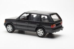 Range Rover P38 4.6 HSE Juodas Metalinis AUTOart 1:18 70017 Metalas - nuotrauka 5 iš 9
