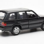 Range Rover P38 4.6 HSE Juodas Metalinis AUTOart 1:18 - image 6 of 9
