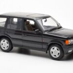 Range Rover P38 4.6 HSE Juodas Metalinis AUTOart 1:18 - image 7 of 9