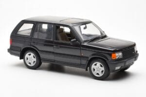 Range Rover P38 4.6 HSE Juodas Metalinis AUTOart 1:18 70017 Metalas - nuotrauka 7 iš 9
