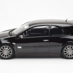 Renault Megane 2 RS Phase 2 Juodas Otto 1:18 - image 3 of 6
