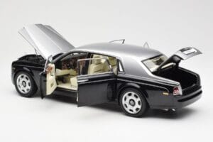 Rolls-Royce Phantom VII EWB Juodas ir Sidabrinis Kyosho 1:18 08841BKS Metalas - nuotrauka 5 iš 8