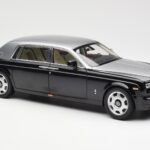 Rolls-Royce Phantom VII EWB Juodas ir Sidabrinis Kyosho 1:18 - image 6 of 8